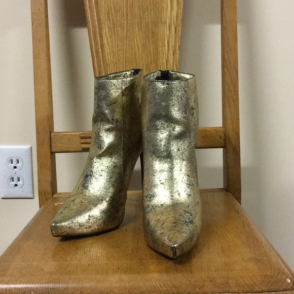 New Size 8.5 Distressed Brushed Gold Booties Shoes - Picture 2 of 6